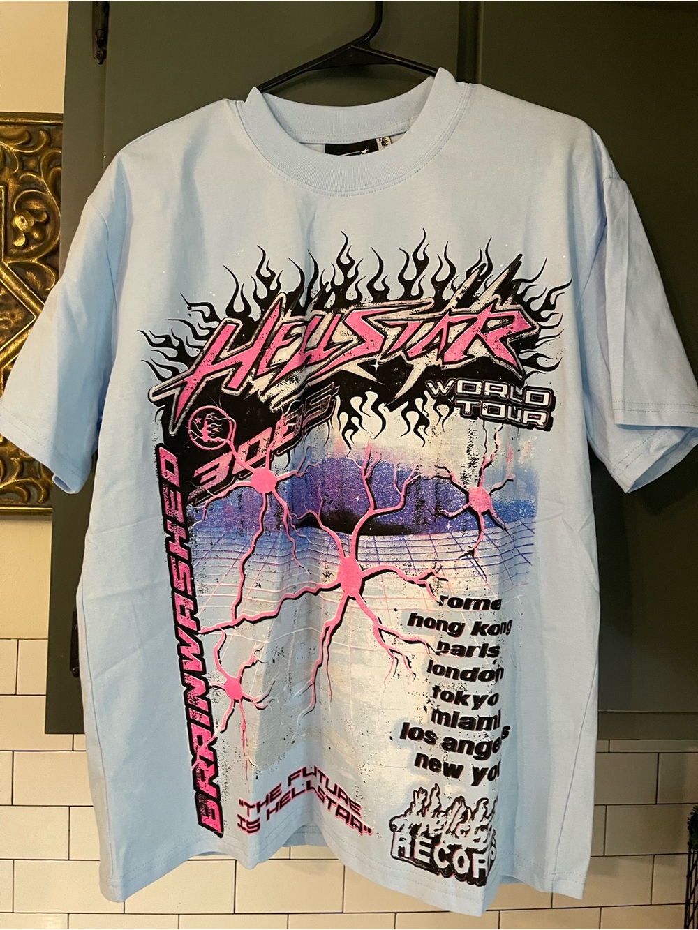 Men’s Graphic Design Tee Size S.